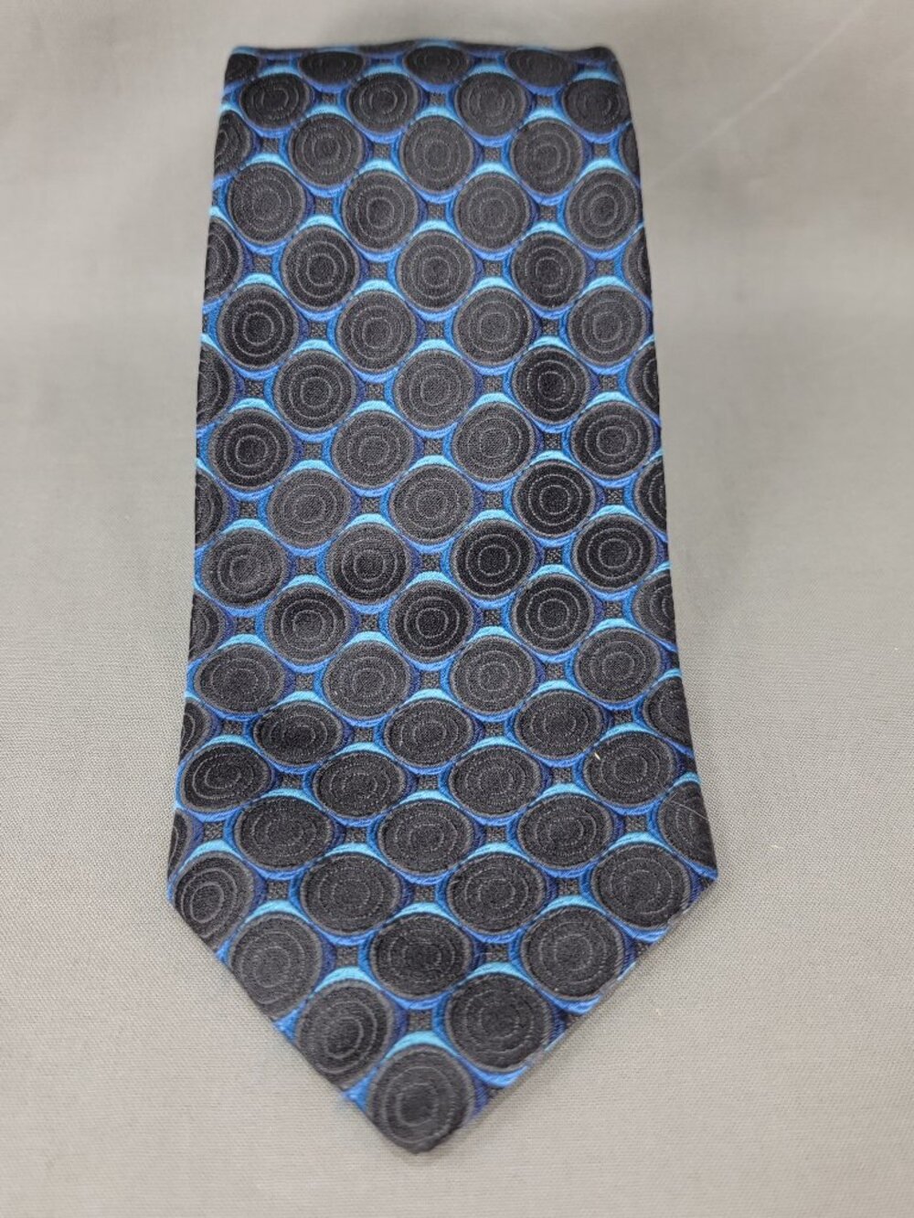 XMI Platinum Silk Tie Necktie Mens Blue Black Geometric Circle Pattern USA